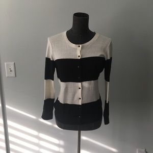 Super cute cardigan Banana Republic